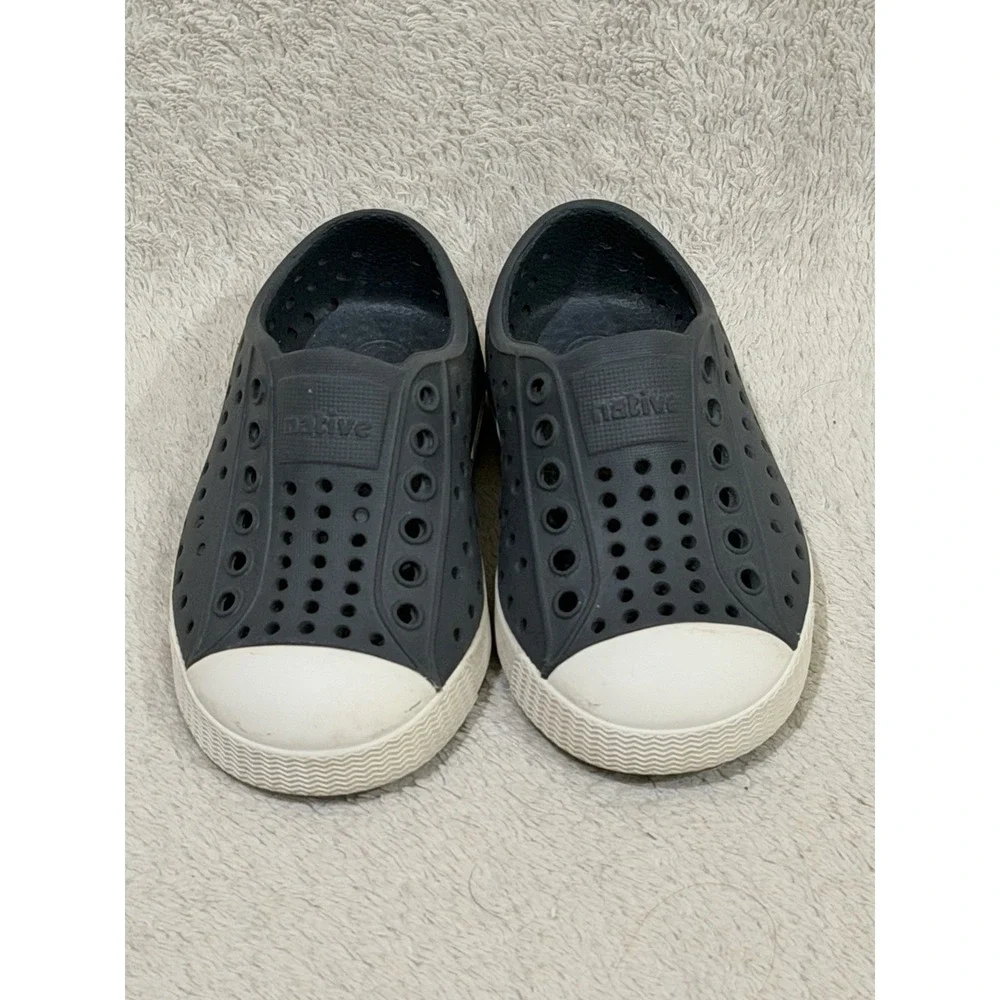 Native Kids Slip On Shoes Black White Rubber Water Sneakers C5 12–18 Mo